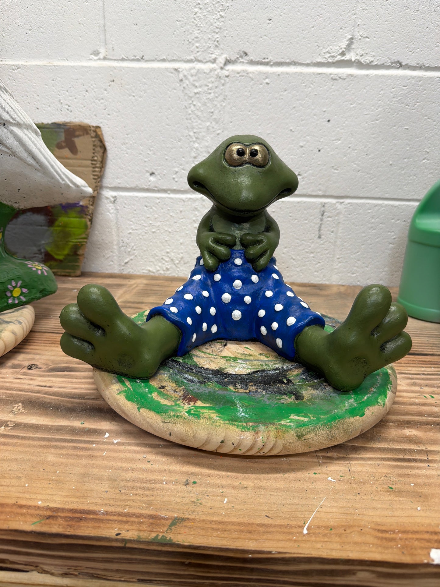 Frog Shorts Big Toes