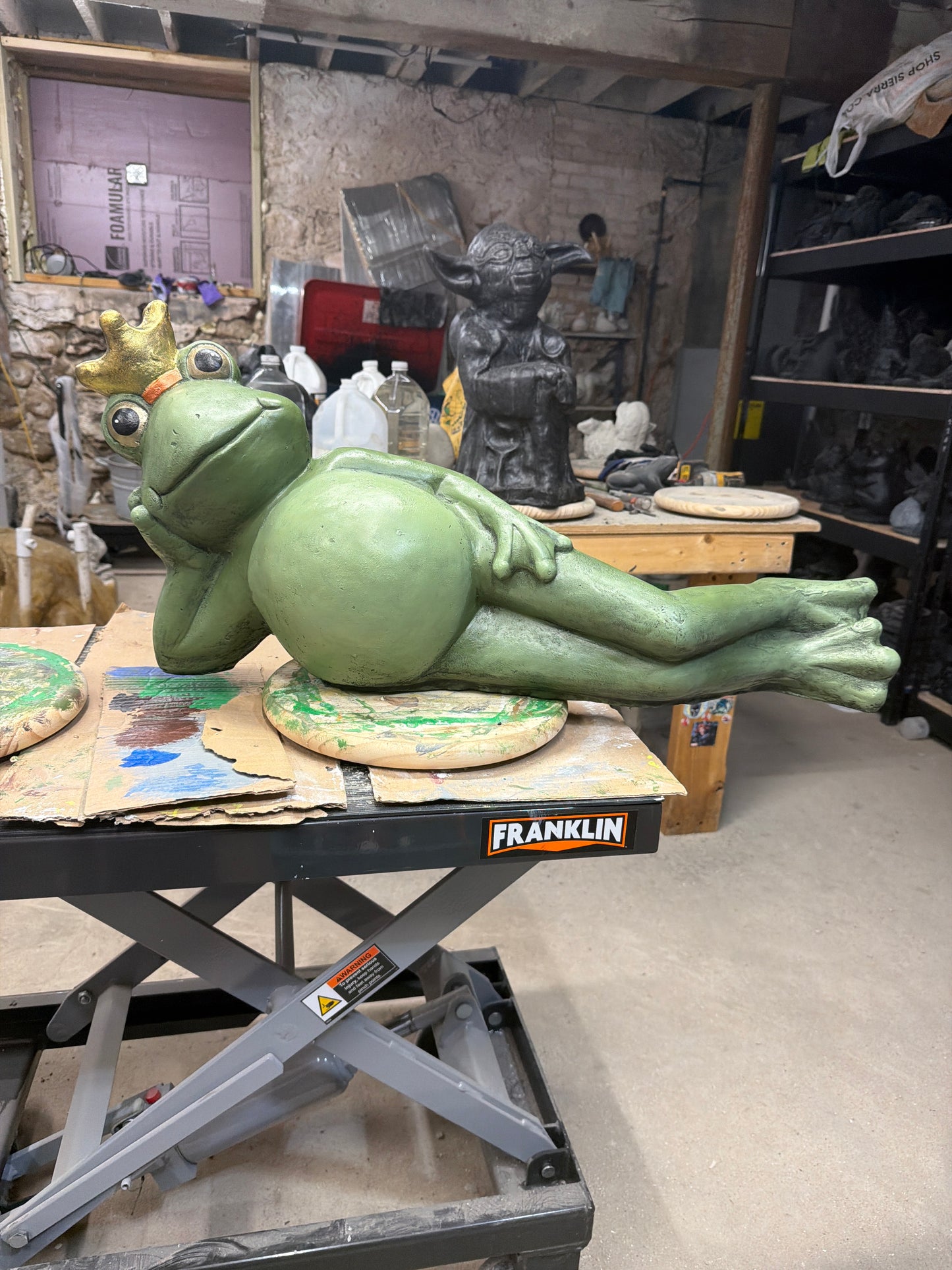 XL Laying Frog