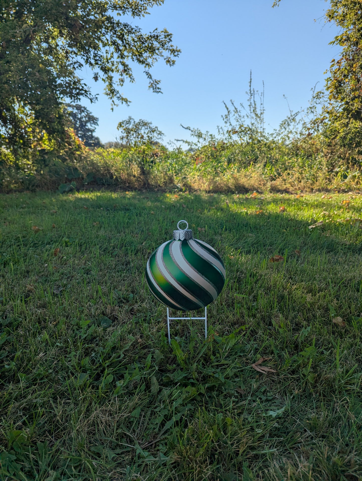 Christmas Bulb Swirl