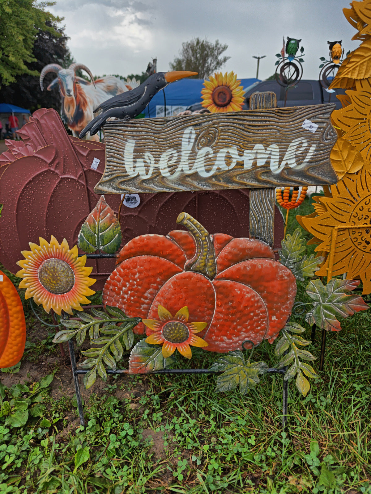 Welcome Sign Pumpkin With Fancy Leaves