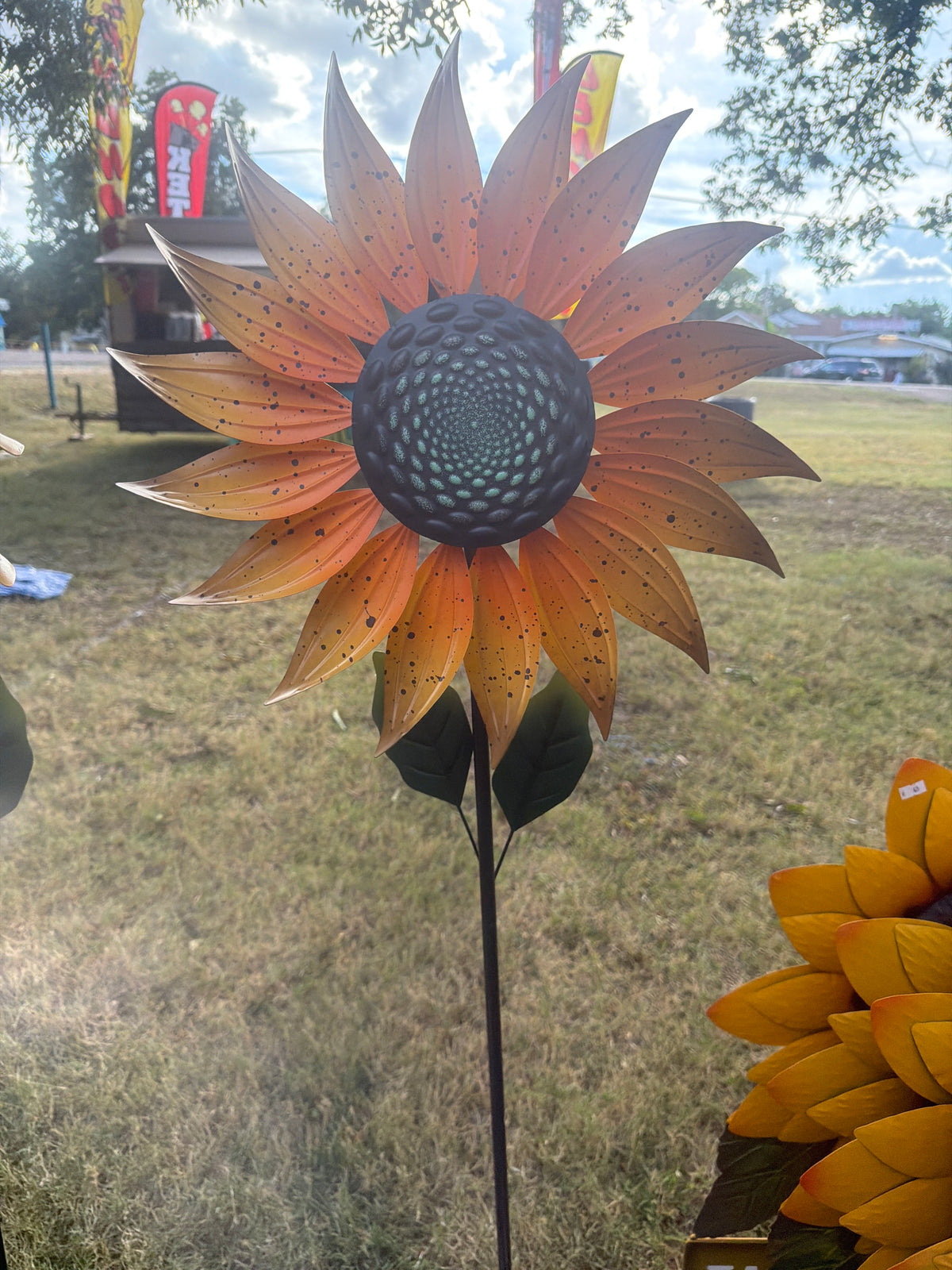 Metal Sunflower Spinner On Pole