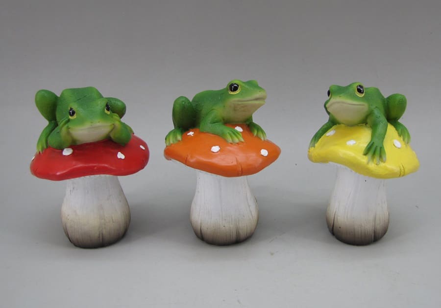 Frog on Mushroom Figurine