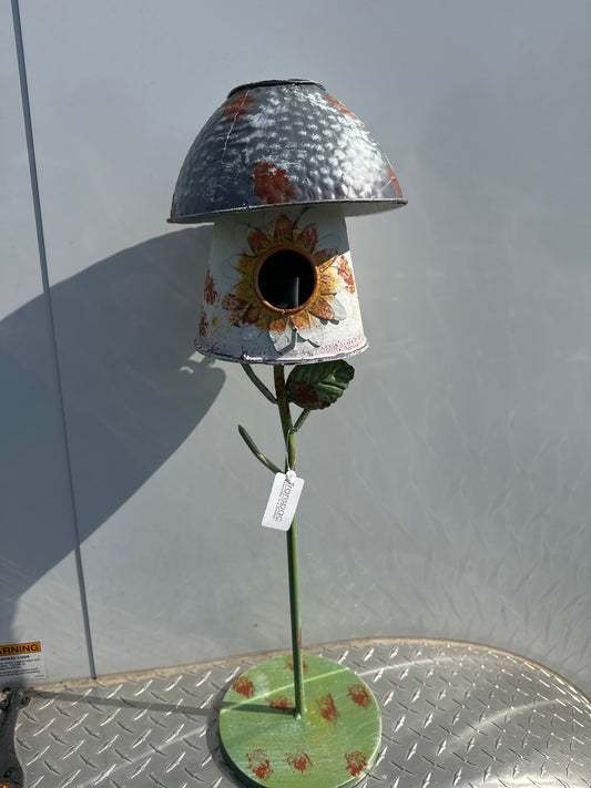 Birdhouse on stand