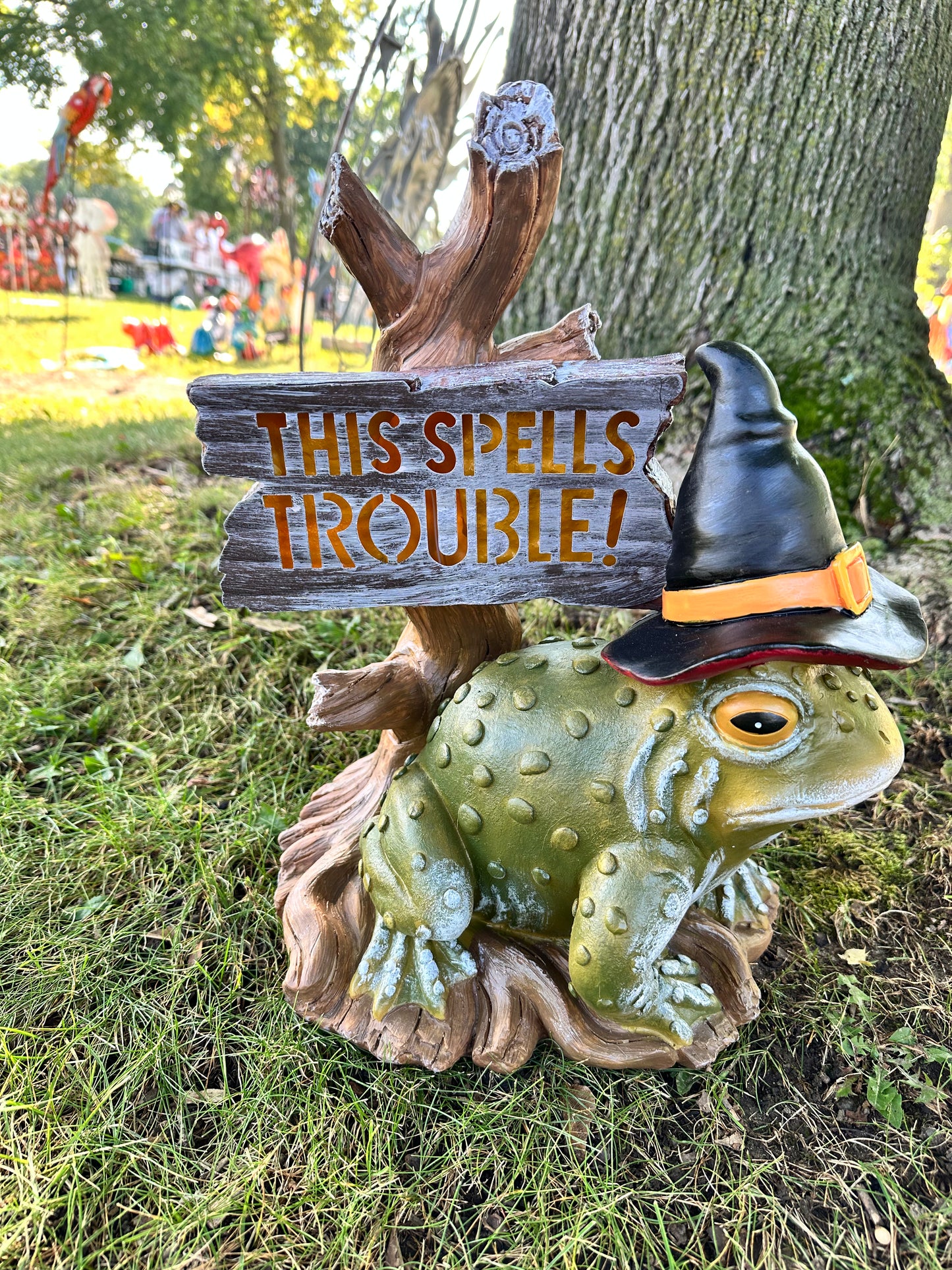 Poly Halloween Frog with Sign