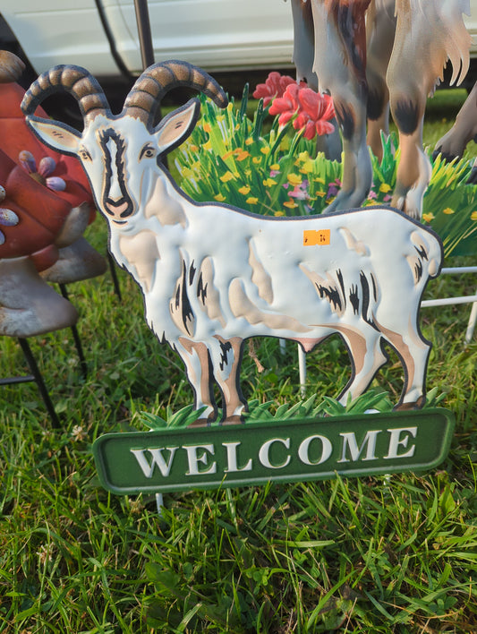 Metal Welcome Ram